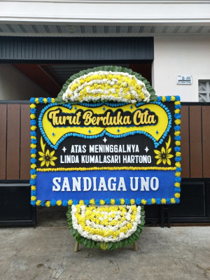 Papan Bunga Duka di Obi Timur